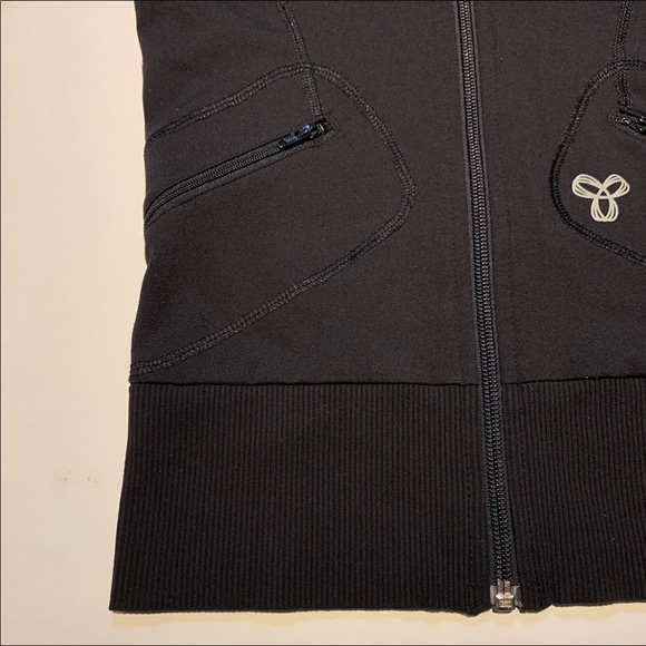 TNA Aritzia black cropped lightweight athletic zip up sweater - Picture 8 of 13